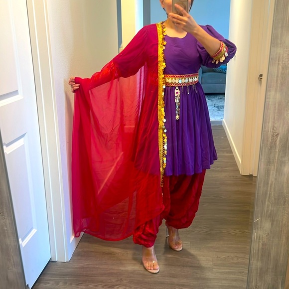 Beautiful dress size M and S color purple and pink - Picture 3 of 7